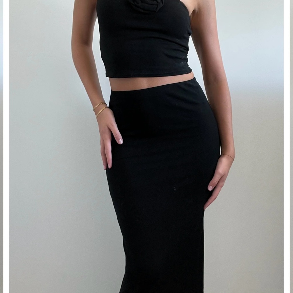 Never worn Honey Mango crop tube top and matching maxi skirt, size S (in beige).